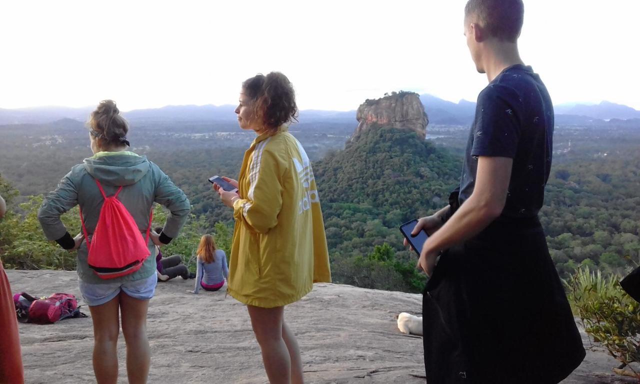 Liyara Home Stay Sigiriya Dış mekan fotoğraf
